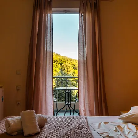 Gæstehus Rizos Bay 3*