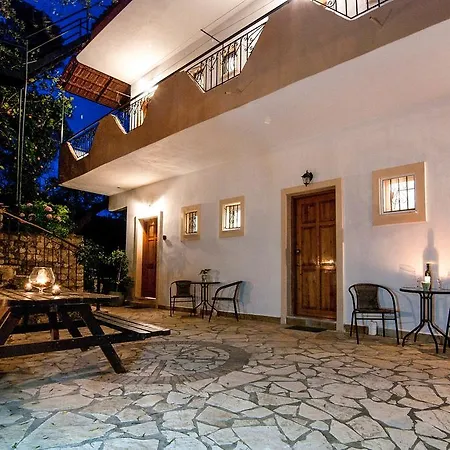 Πανσιόν Rizos Bay Sarakiniko (Epirus)