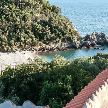 Πανσιόν Rizos Bay 3*
